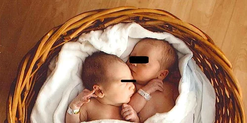 Doi bebelusi si-au spart capetele cazand din leagan