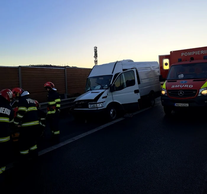 Accident pe A1 în Sibiu cu trei autovehicule implicate și opt persoane Foto ISU Sibiu