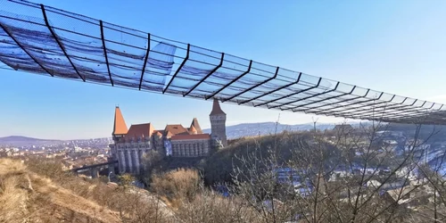 funiculare si ramasitele industriale de langa castelul corvinilor foto daniel guta adevarul