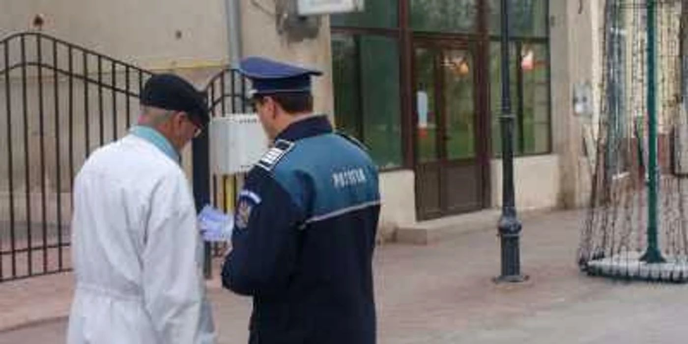 Poliţiştii au restituit telefonul victimei (arhivă)