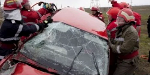 Victima a rămas prinsă pe bancheta din spate a maşinii. Foto: Arhivă