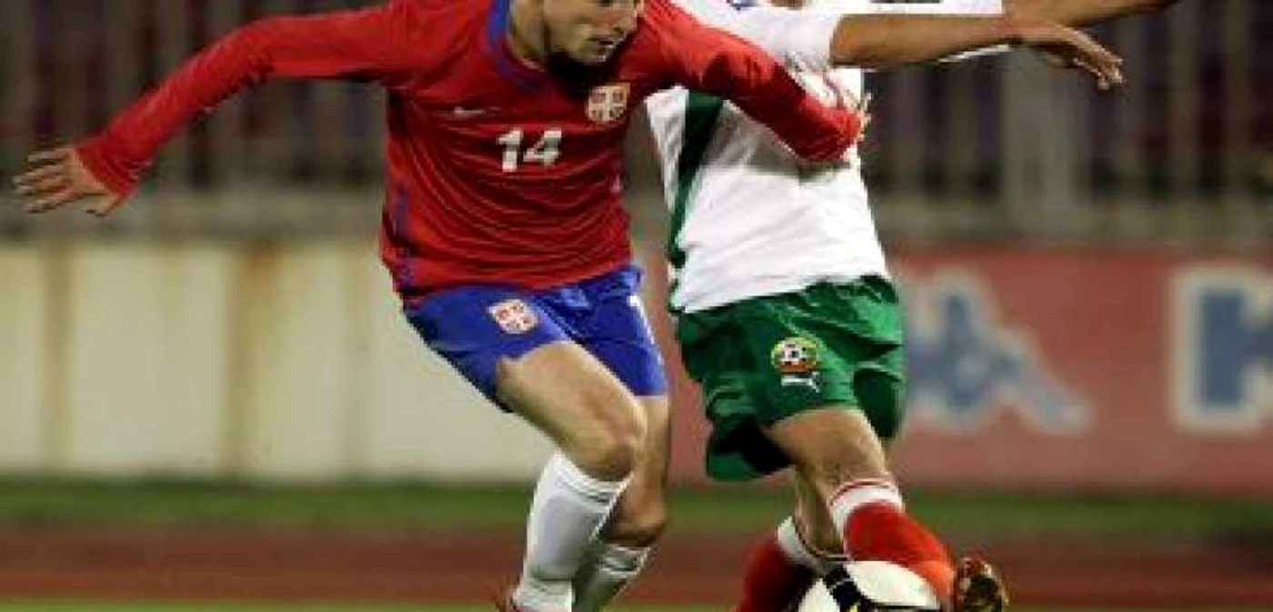 Milan Jovanovici (stânga) este titular în naţionala Serbiei