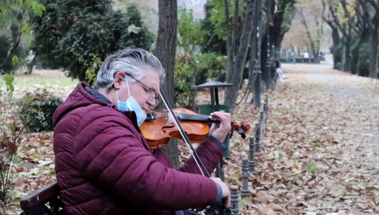 Câţiva români ne-au spus cum arată ţara lor la 102 ani şi i-au transmis un mesaj de ziua ei FOTO captura video