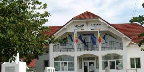 primaria traian   foto fb comuna traian olt jpg