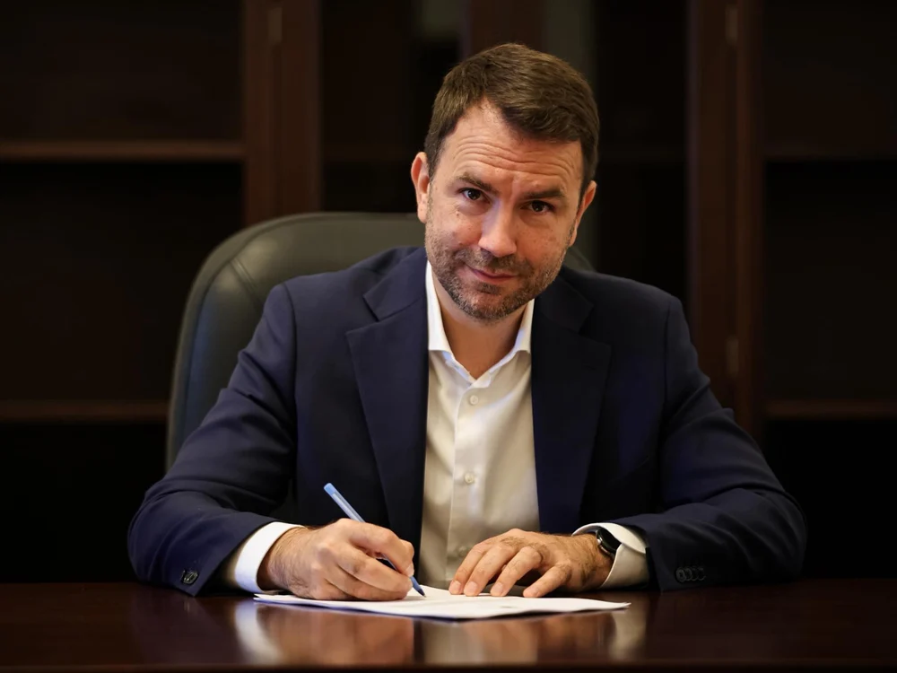 Cătălin Drulă și-a depus candidatura pentru Primăria Capitalei, în prima zi în care s-a dat startul oficial în cursa electorală