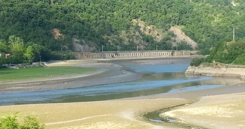 lacul de acumulare de la porţile de fier I FOTO Corina Macavei
