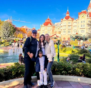 Daciana și Victor Ponta, alături de cele două fete ale lor foto: Instagram 