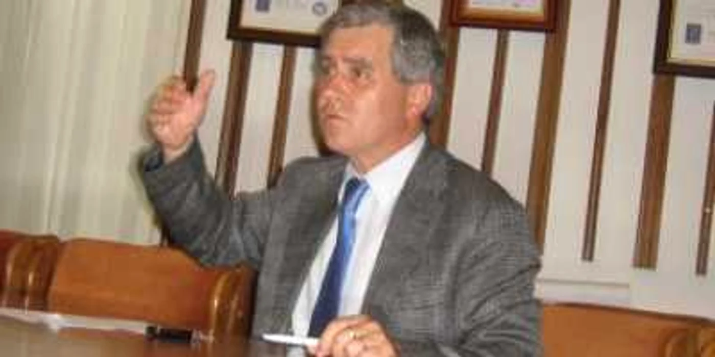 Satu Mare: Primarul Iuliu Ilyes: „Ministerul Sănătăţii ne pune în braţe un rahat şi se aşteaptă ca noi să-l facem să nu mai pută!”