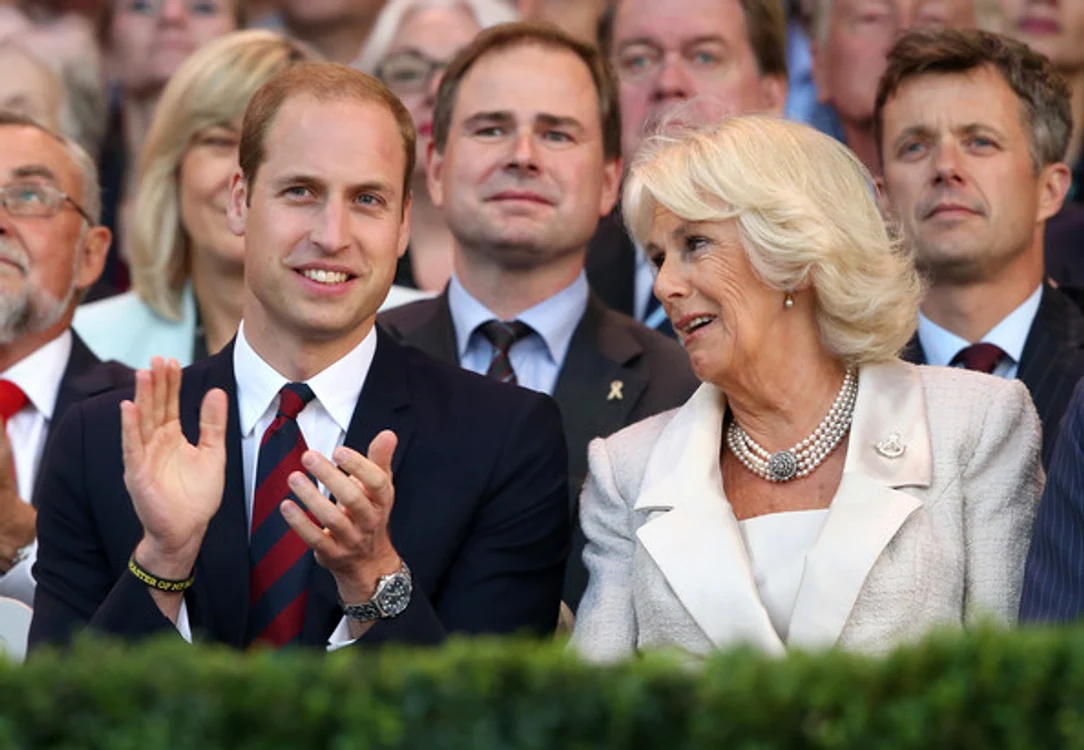 
    Camilla Bowles, alături de fiica acesteia, Laura Lopes Parker Foto:GettyImages   