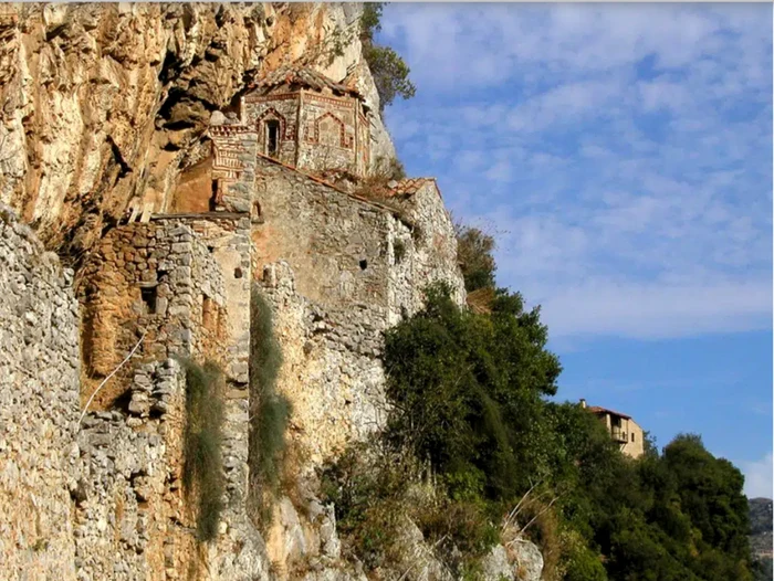 Mănăstirea Filosofului din Grecia, veche de peste 1050 de ani. Foto: Wikimedia