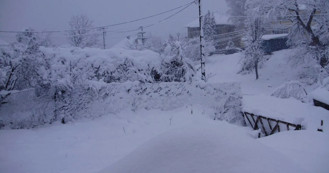 Stratul nou de zăpadă poate ajunge la 15 centimetri