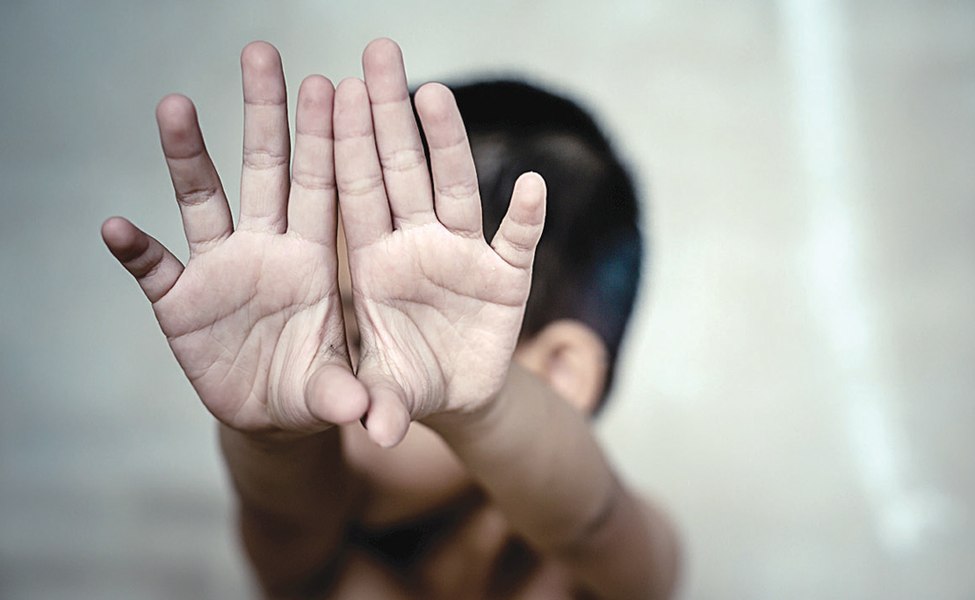 O gălățeancă și-a abandonat fiul la Spitalul de Pediatrie, unde venise în vizită la fetița ei. Ce se întâmplă acum