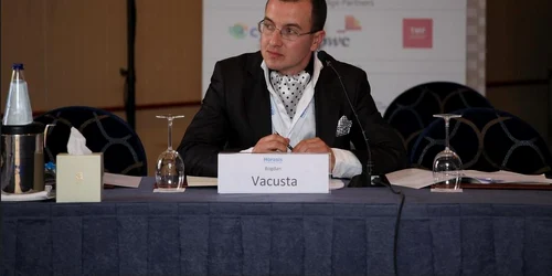 bogdan vacusta in 2013 conferinta promovare rusia in cipru foto Flickr jpg