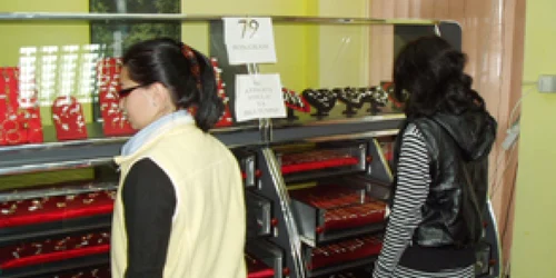 Botoşani: Datoriile la bancă, achitate cu bani de la casa de amanet