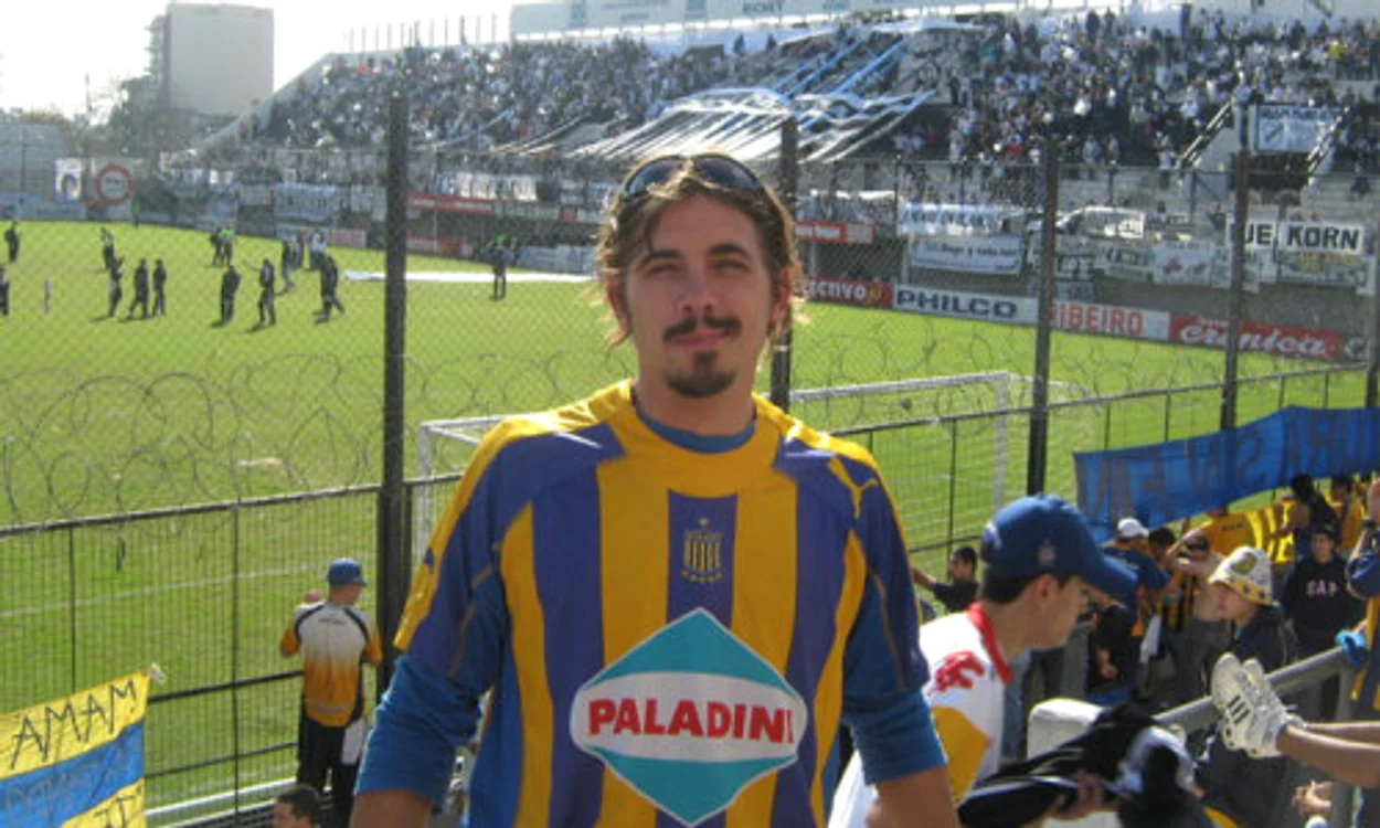 
    Fanaticul suporter nu a suportat să-şi vadă echipa favorită în liga secundă  
