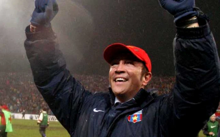 Zenga, după calificarea memorabilă cu Steaua, în optimile Cupei UEFA, după succesul istoric cu Valencia. FOTO: Răzvan Păsărică