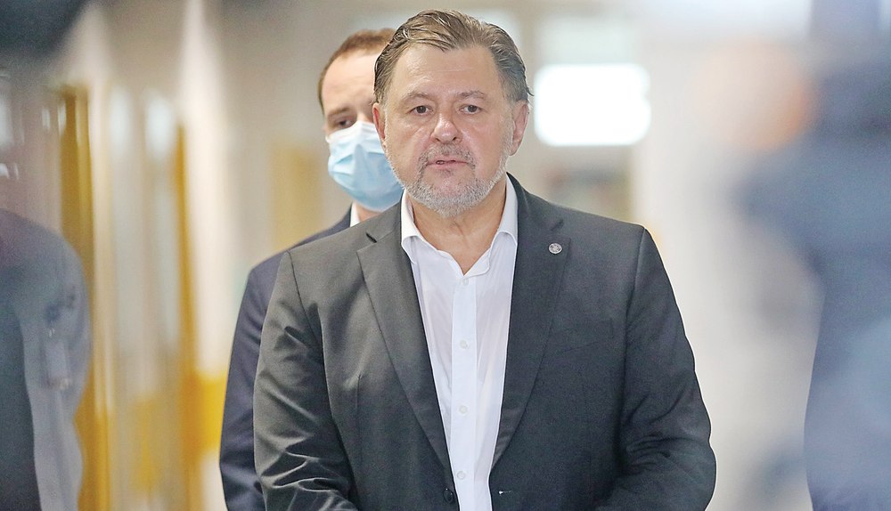 Reacția fostului ministru Alexandru Rafila, după ce a provocat un accident în Capitală: „A fost la viteză de 10km/h”. O persoană a ajuns la spital