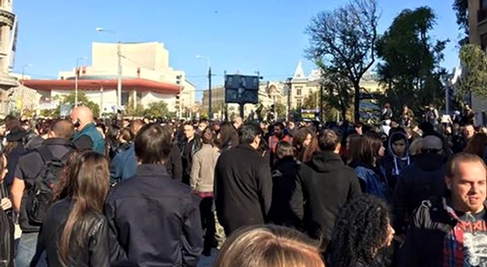 Oamenii s-au întâlnit la Piața Unirii