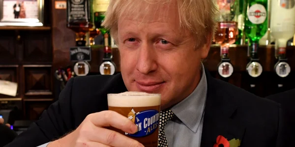 boris johnson bautura pahar FOTO Getty Images