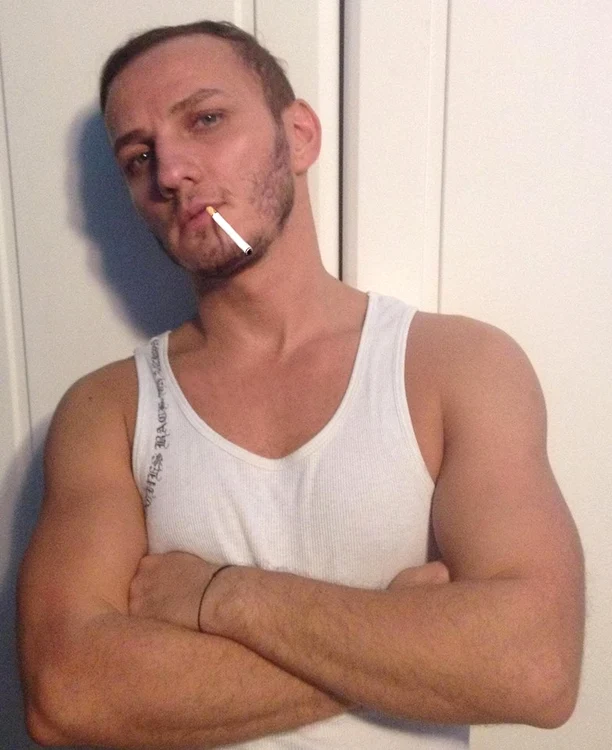 
    Mihai Trăistariu şochează cu noile fotografii în care apare foarte... îmbrăcatFoto: Arhivă personală  