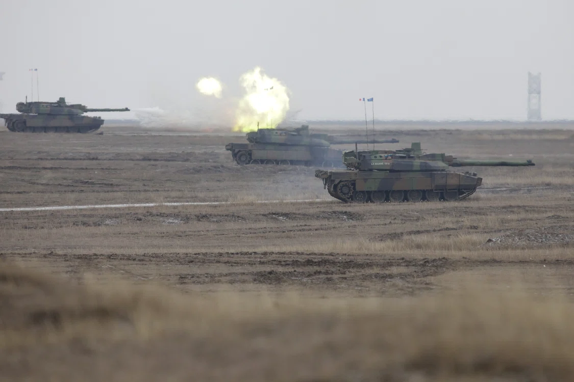 Tancurile aliate la un exercițiu NATO organizat în România. FOTO Inquam Photos / George Calin