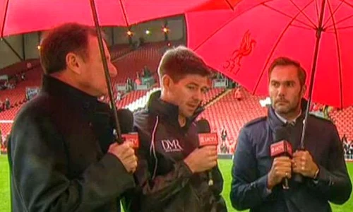 Jason McAteer (dreapta) are suporteri celebri jpeg