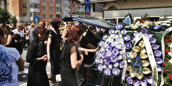 înmormantare oana petruta placinta. FOTO