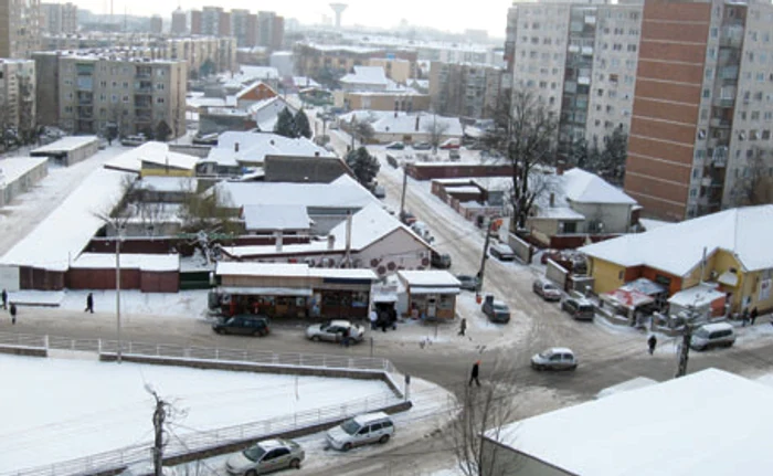 Cartierul Aurel Vlaicu, îngheţat sub zăpadă