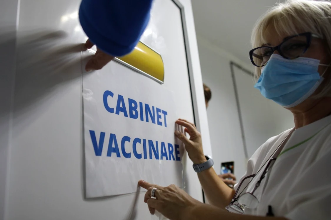 În ce priveşte acoperirea vaccinală la nivelul municipiului Bucureşti, din populaţia eligibilă de peste 12 ani este de peste 52%. FOTO Inquam Photos / Octav Ganea