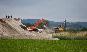 excavators 6404240 1280 jpg