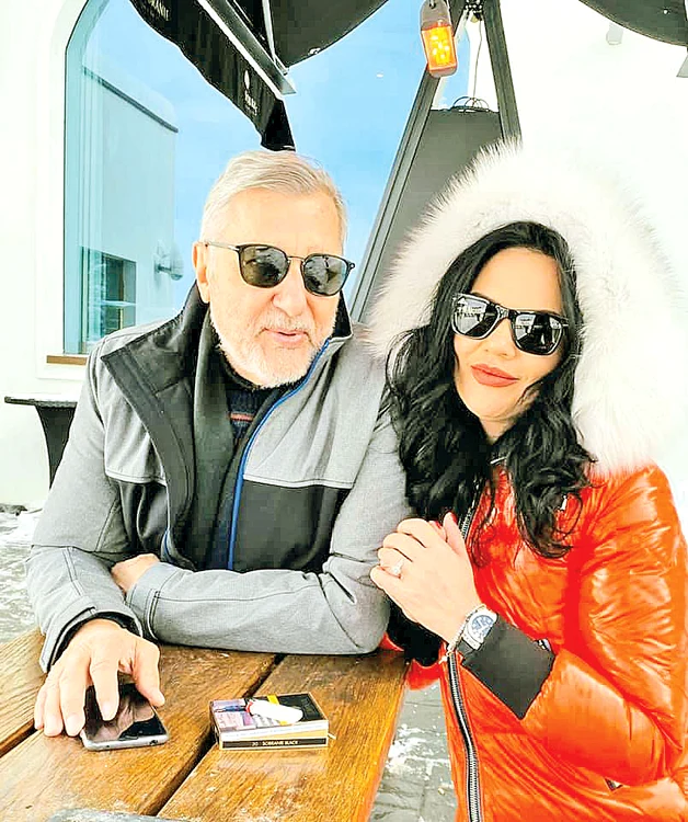 Ilie Năstase şi Ioana s-au pozat  printre nămeţi, în vârf de munte 