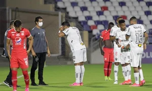 jucatori afectati gaze lacrimogene jpeg