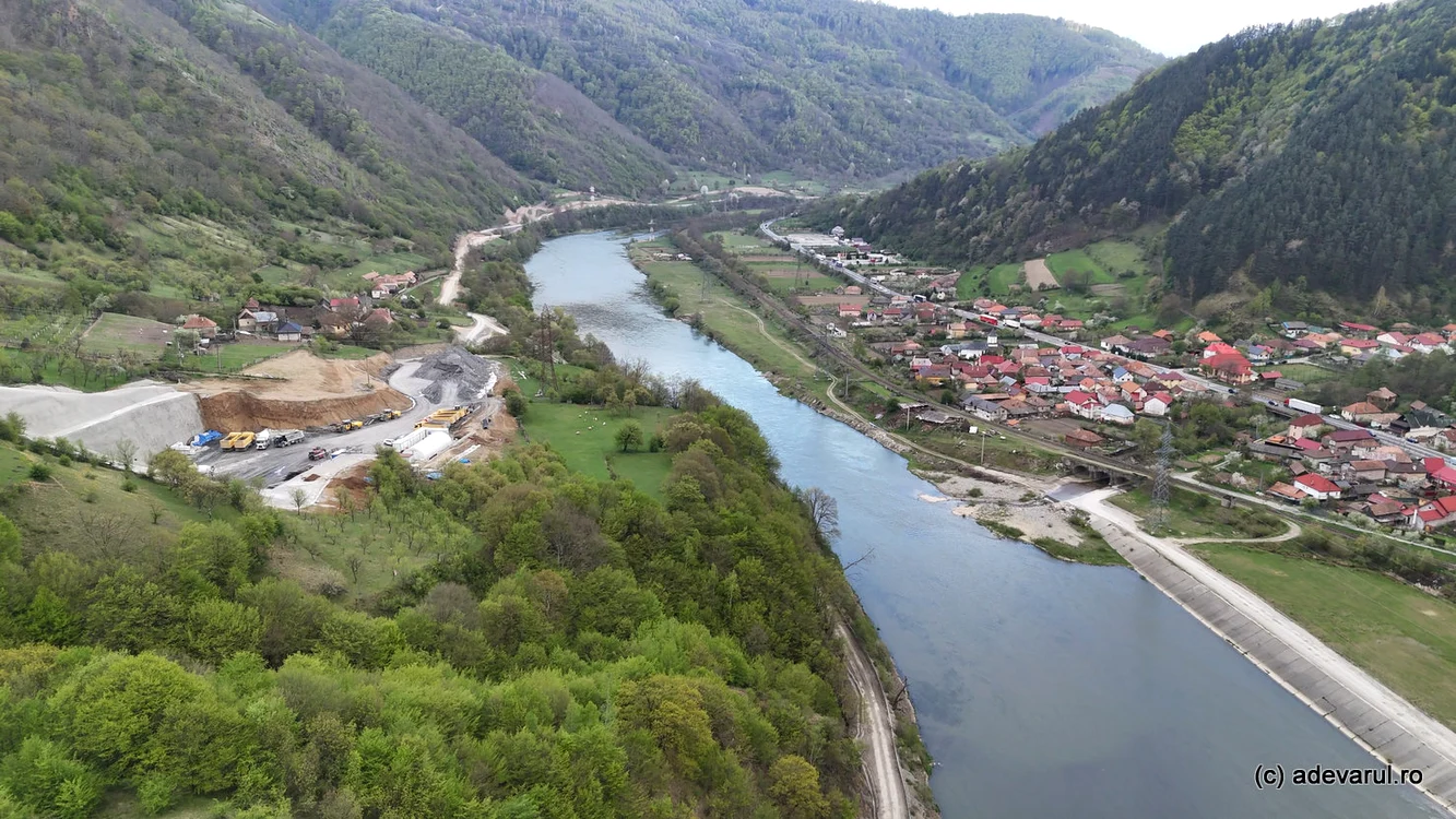 Oltul la Robeșto. Foto: Daniel Guță. ADEVĂRUL