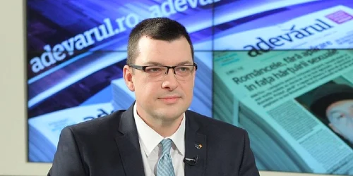 01 Ambasador Ovidiu Raetchi 01 foto arhiva personala jpg