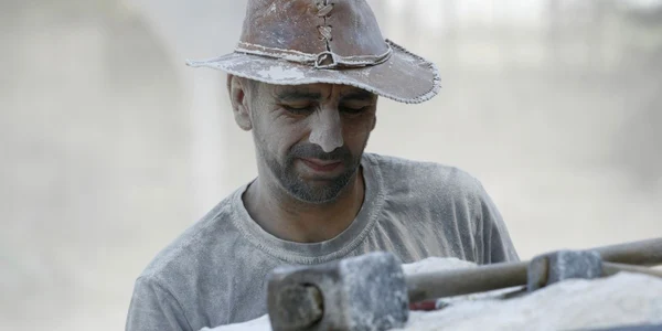 Lucrarea a fost realizată la tabăra de sculptură Brâncuşiana