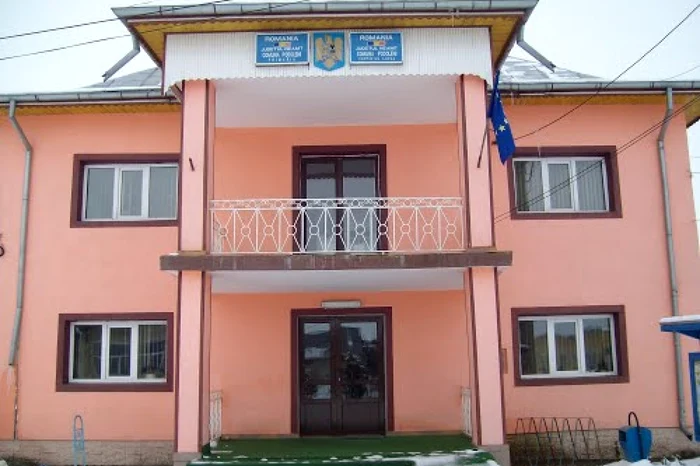 Sediul Primăriei Podoleni FOTO RomaniaMama.ro