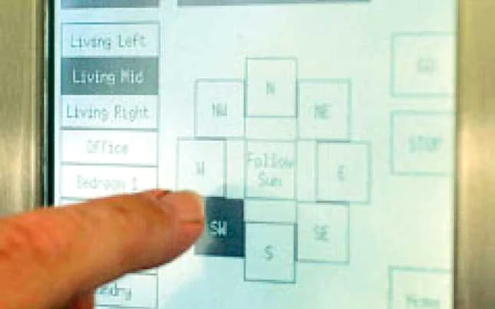 Casa se roteşte prin simpla apăsare a unui buton