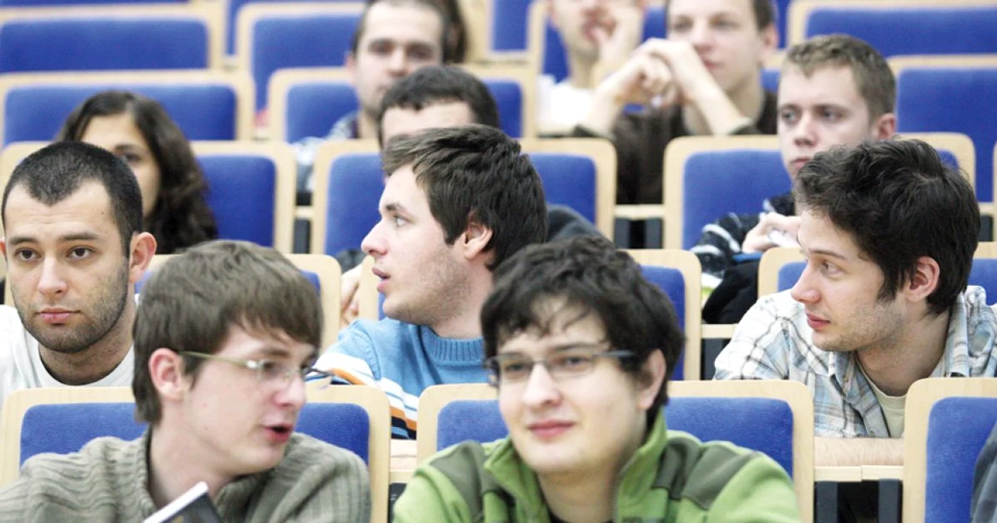 Noul an universitar îi aşteaptă pe studenţi cu surprize