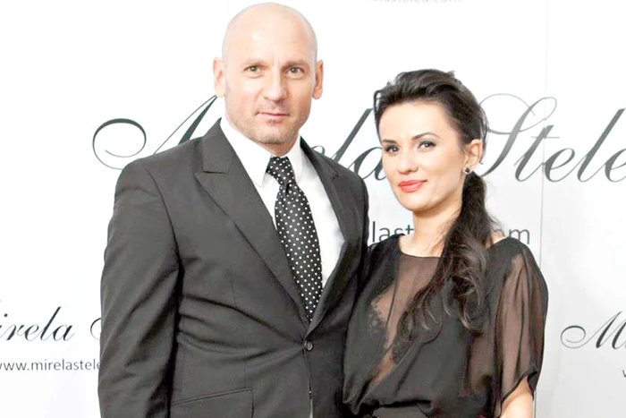 Bogdan nu ratează nici un eveniment la care participă soţia lui, Mirela