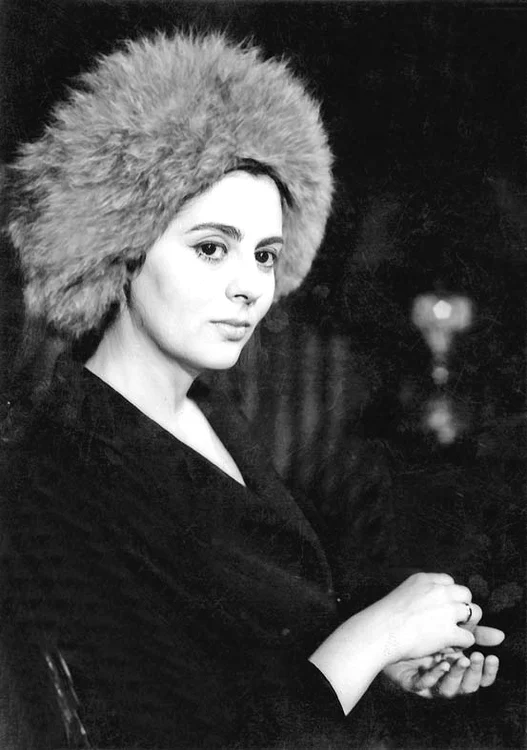 Aşa arăta coperta cărţii „Adela” scrisă de sora sa şi Ion Moldovan