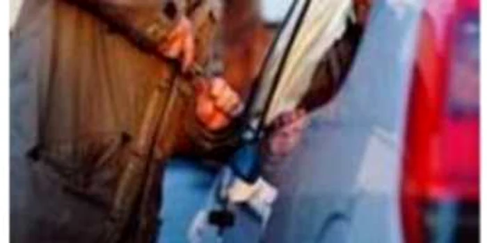 Hoţul a fost prins imediat de poliţişti