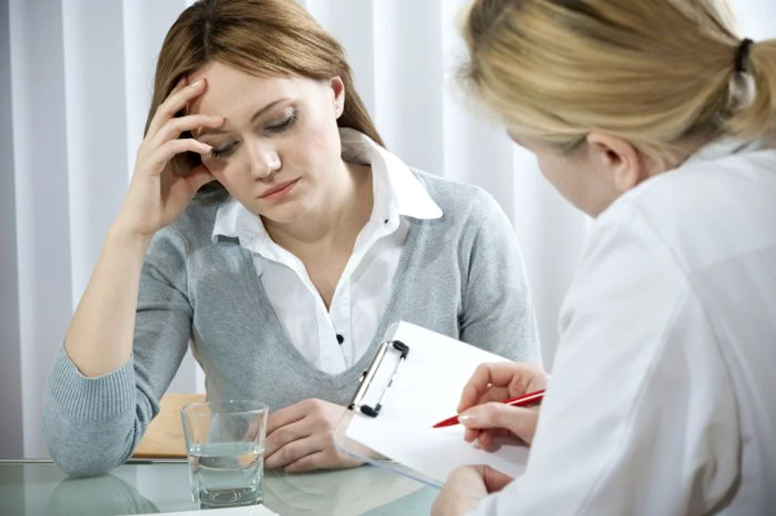 Dacă simți că ai intrat în depresie, du-te neapărat la medic! Doar așa te poți trata la timp