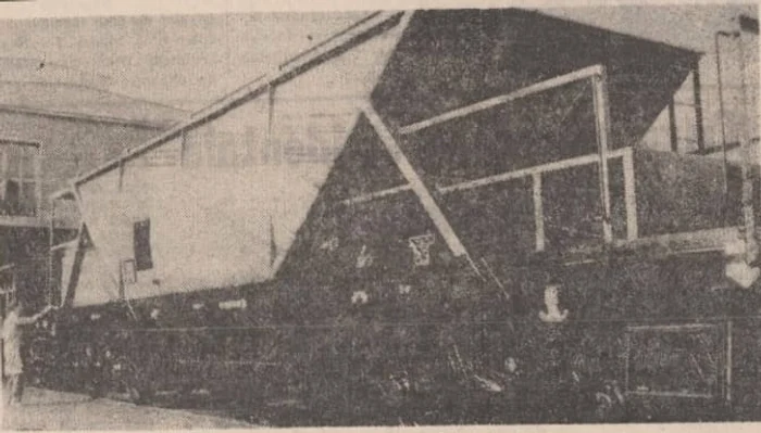 Vagonul dozator-autodescărcător, cel mai mare produs de la Uzina din Arad, în anul 1968 Andrei Ando