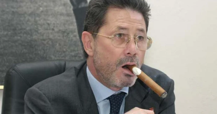 Cornel Dinu a trecut de la trabuc la sfaturi antifumat