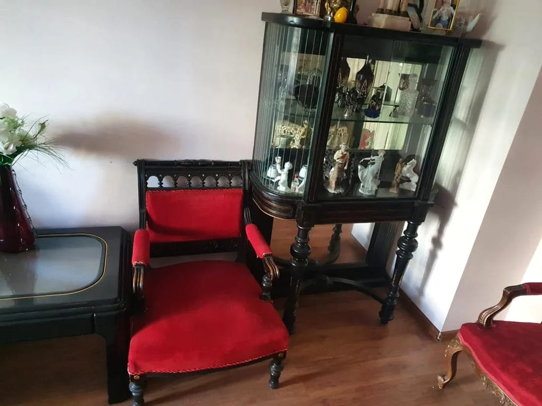 vitrina stil Napoleon III Foto Georgiana Salcianu jpg