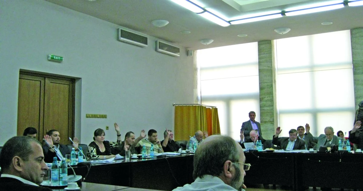 Consilierii şi-au dat acordul pentru cedarea autoturismelor