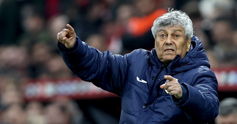 Vila lui Mircea Lucescu din Capitală, luată cu asalt de oameni ai străzii. Au fost plătiți ca să părăsească locuința