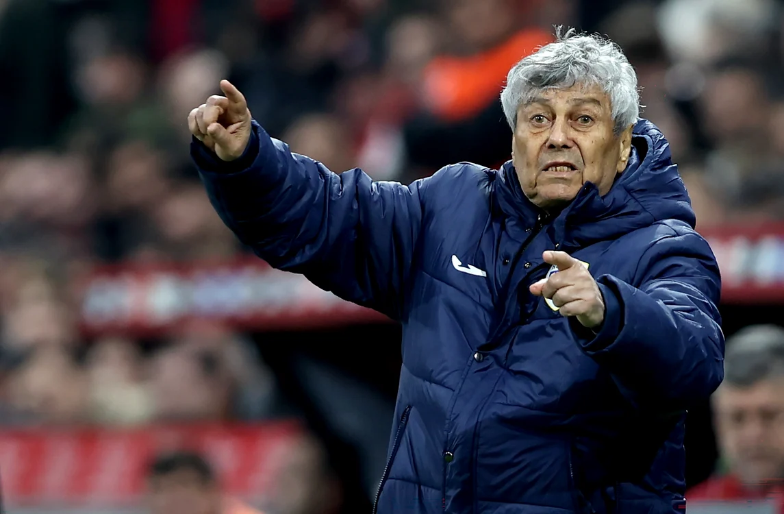 Mircea Lucescu nu a dirijat decât doi ani naționala (FOTO: EPA)
