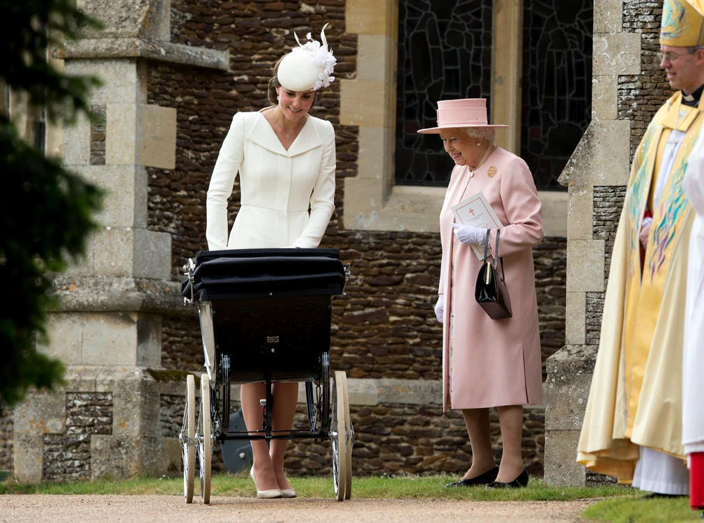 
    Kate Middleton are o listă întreatgă de interdicţii de la ReginăFoto: AP  