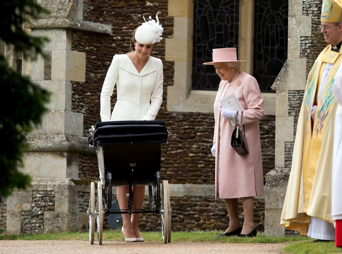 
    Kate Middleton are o listă întreatgă de interdicţii de la ReginăFoto: AP  